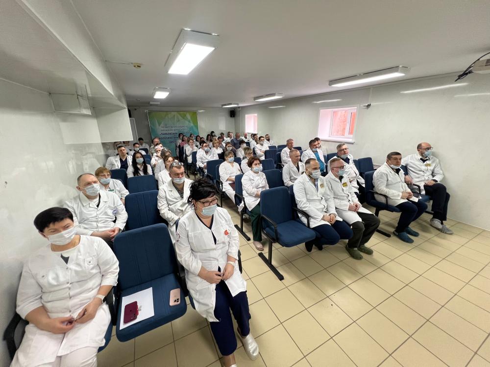 Сложные диагнозы — современные решения: в ТООКД прошла конференция по опухолям средостения